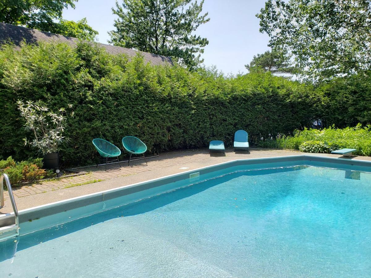 Auberge Du Vignoble Bromont Exterior photo