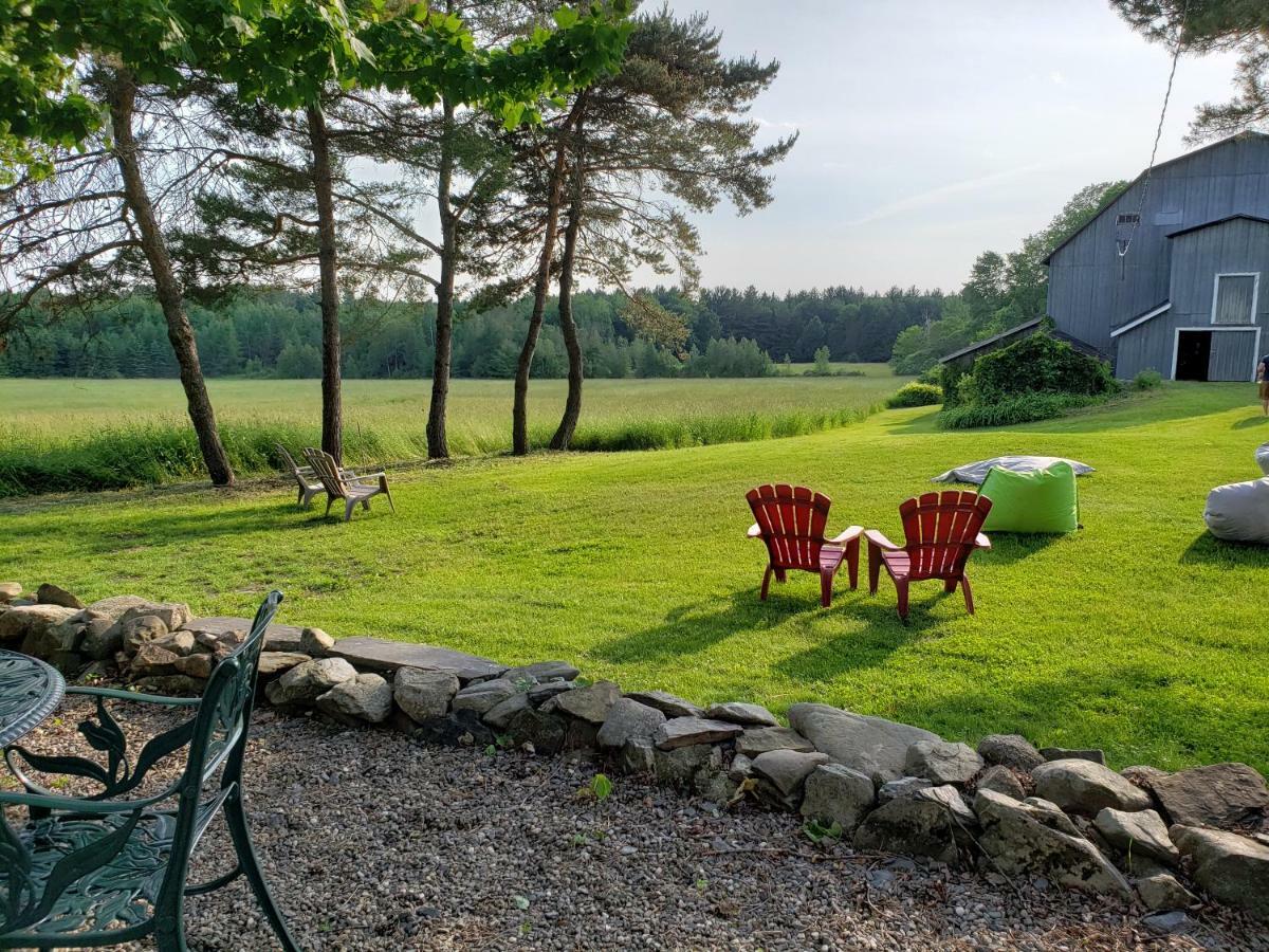 Auberge Du Vignoble Bromont Exterior photo